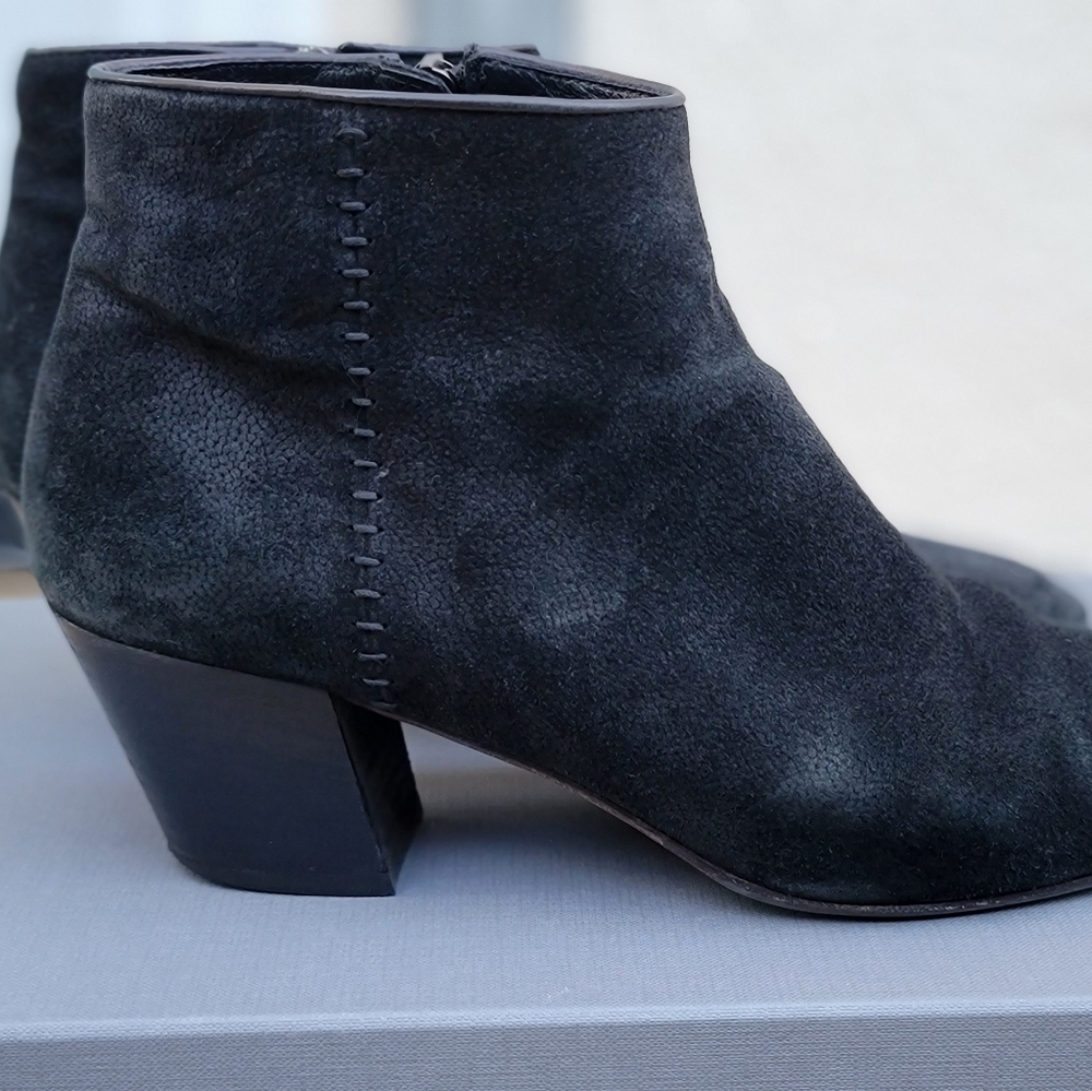Black pebbled suede boots Aquatalia 8.5